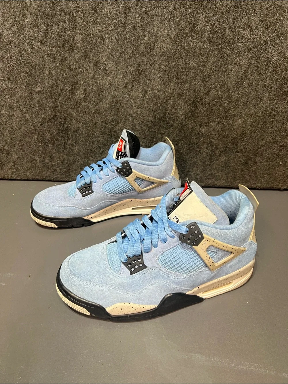 Air Jordan 4 Retro University Blue (GS) Men’s Size 8